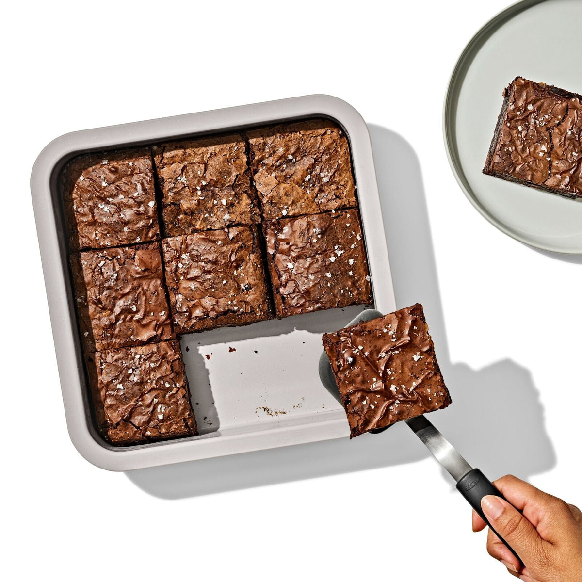 non-stick-pro-ceramic-coated-metal-bakeware-9-square-cake-pan-c7 oxo_9in-square-cake-pan_pdp_03.jpg