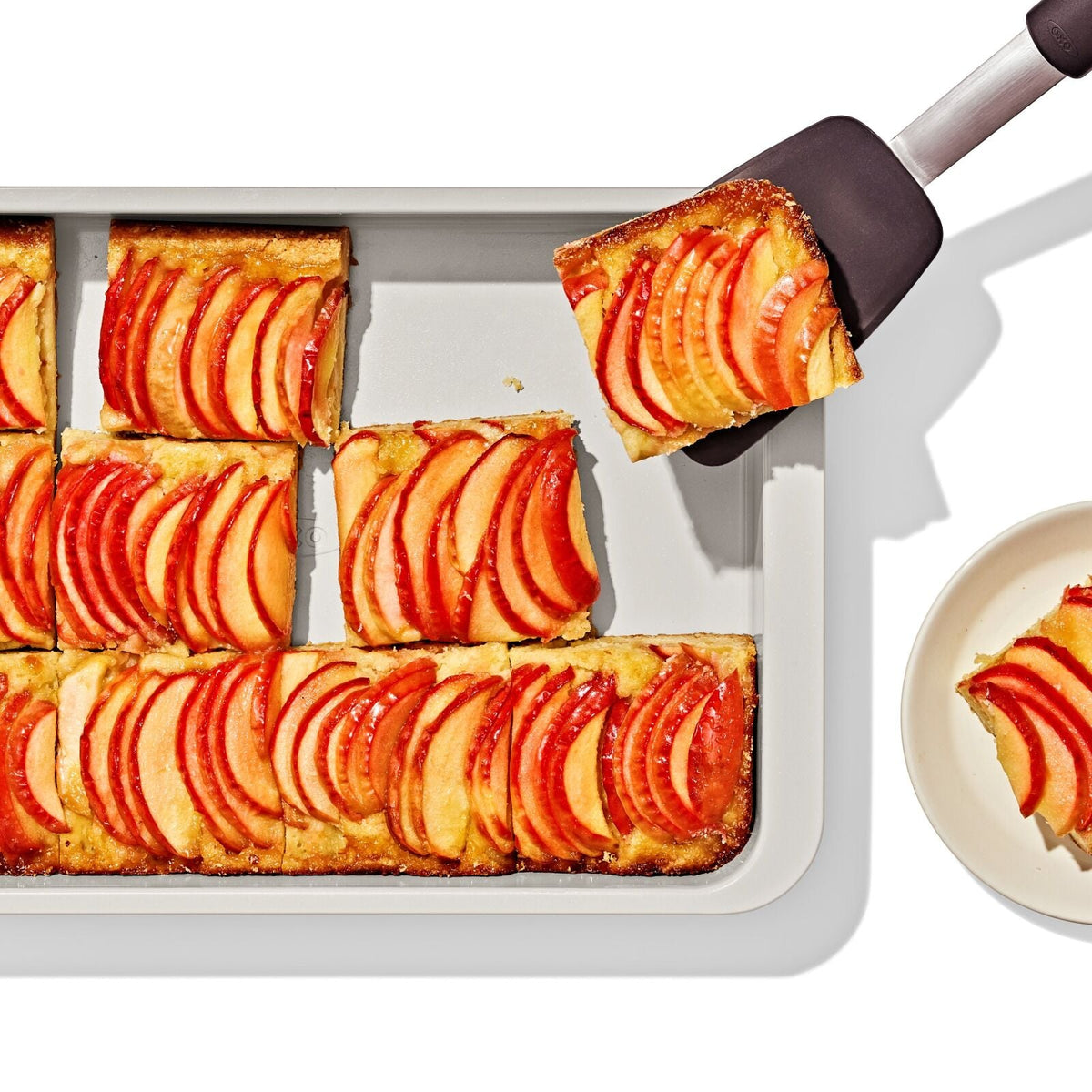 non-stick-pro-ceramic-coated-metal-bakeware-9-x-13-cake-pan-j8 oxo_9x13-cake-pan_pdp_03_1.jpg