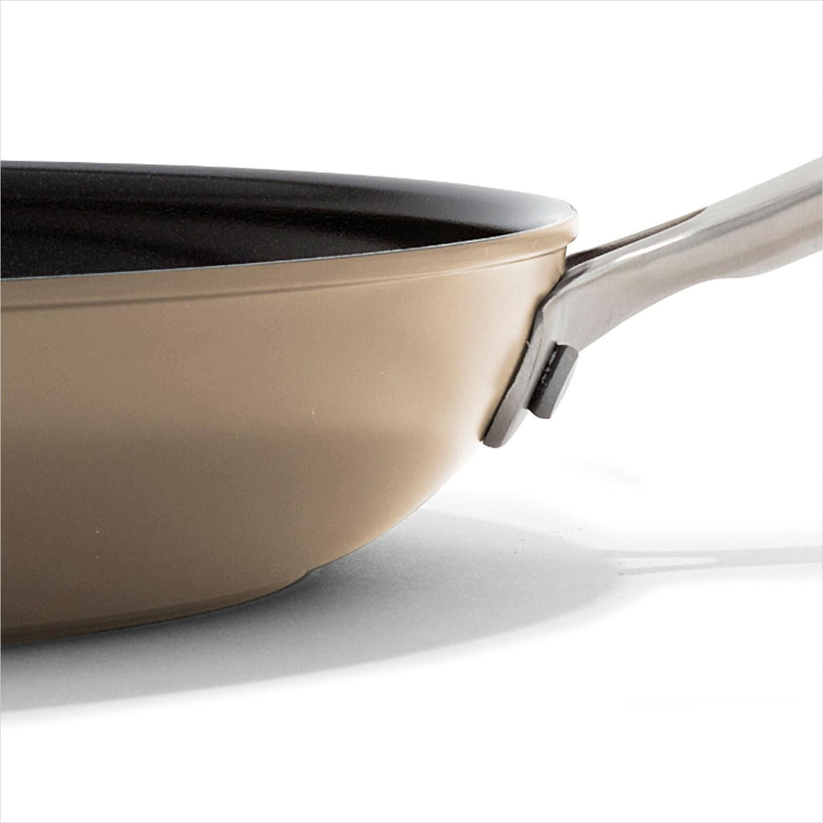 oxo-enhanced-non-stick-12-inch-frypan-with-lid-l8 oxo_cc010460-001_enhanced-nonstick-12in-fry-pan-lid-biscuit_pdp_03.jpg