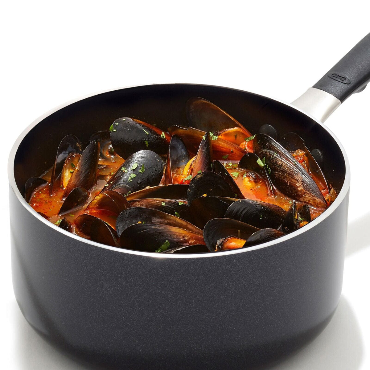 non-stick-pro-every-day-1-6-qt-saucepan-with-lid-s4 oxo_cc010467-001_nonstick-everyday-1p6qt-saucepan_pdp_02.jpg