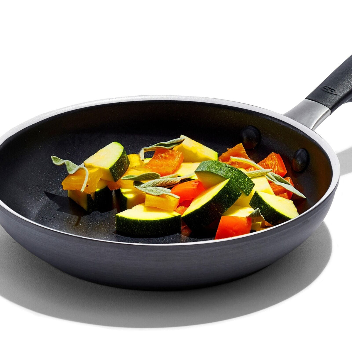 non-stick-pro-every-day-8-inch-frypan-u0 oxo_cc010468-001_nonstick-everyday-8in-fry-pan_pdp_03.jpg