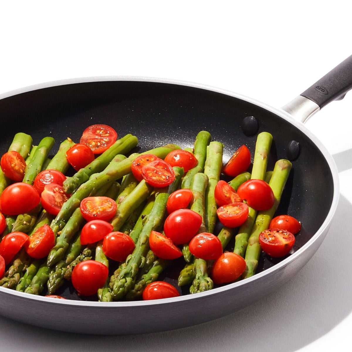 non-stick-pro-every-day-12-inch-frypan-t7 oxo_cc010470-001_nonstick-everyday-12in-fry-pan_pdp_05.jpg
