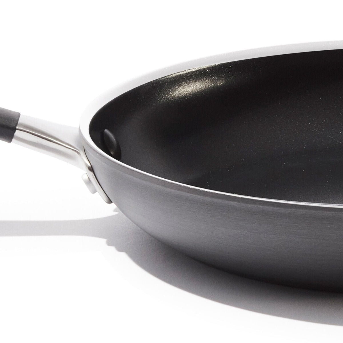 non-stick-pro-every-day-2-piece-frypan-set-u1 oxo_cc010473-001_nonstick-everyday-2pc-fry-pan-set_pdp_07.jpg