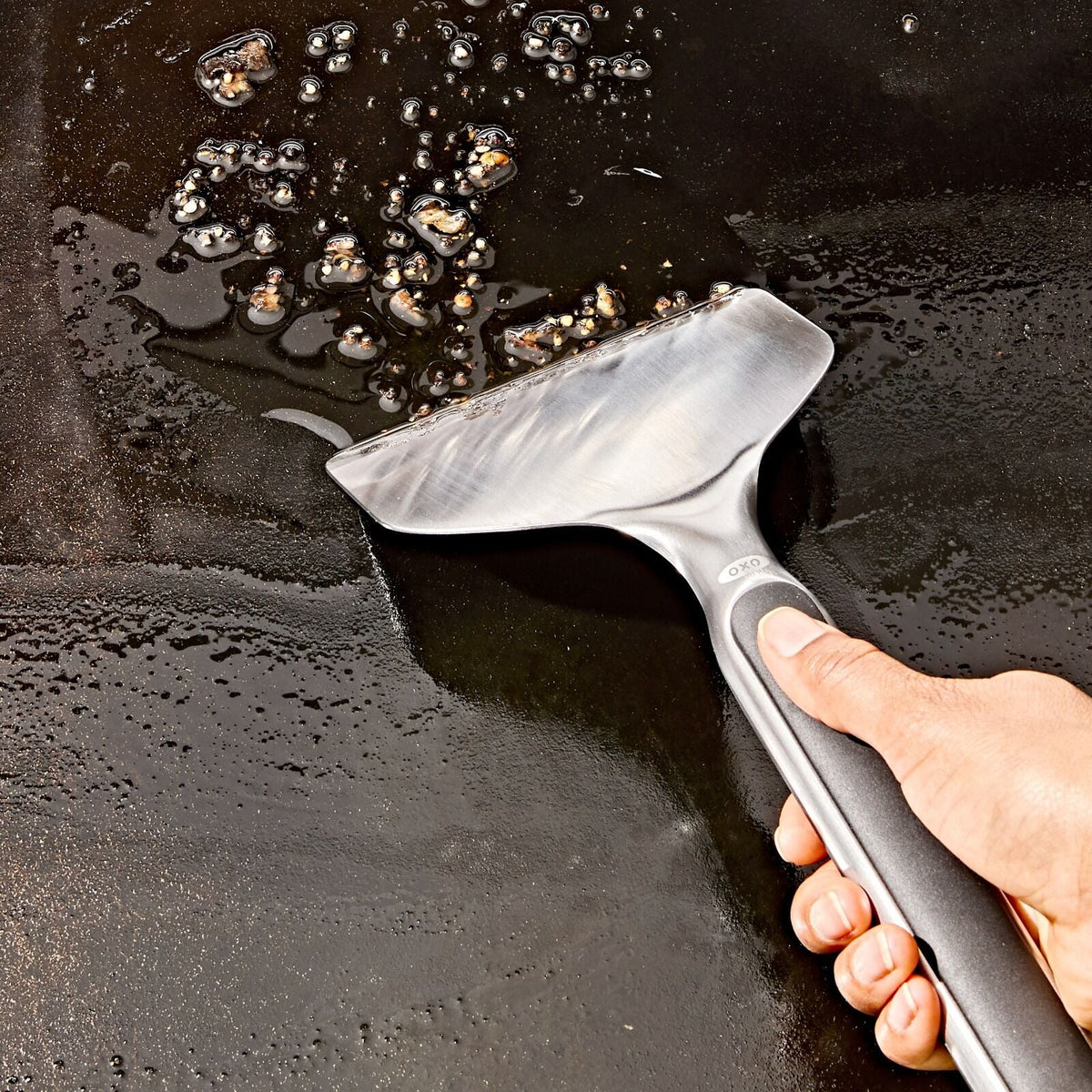 griddle-scraper-c7 oxo_griddle-scraper_pdp_03.jpeg