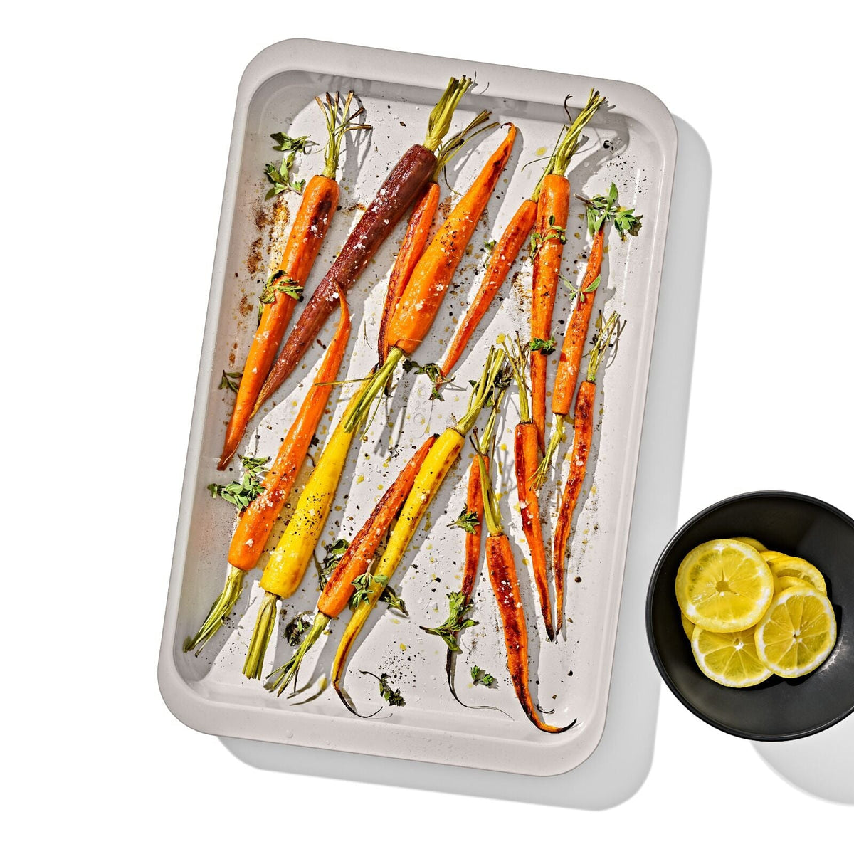 non-stick-pro-ceramic-coated-metal-bakeware-half-sheet-pan-k5 oxo_half-sheet-pan_pdp_01_1.jpg