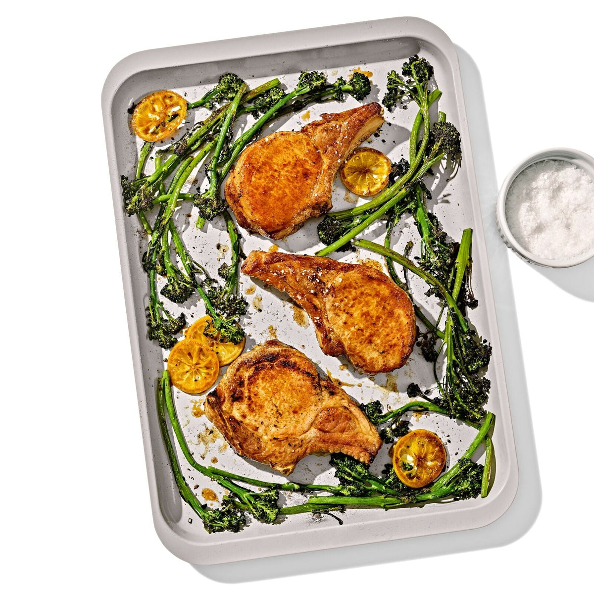 non-stick-pro-ceramic-coated-metal-bakeware-half-sheet-pan-k5 oxo_half-sheet-pan_pdp_04_1.jpg