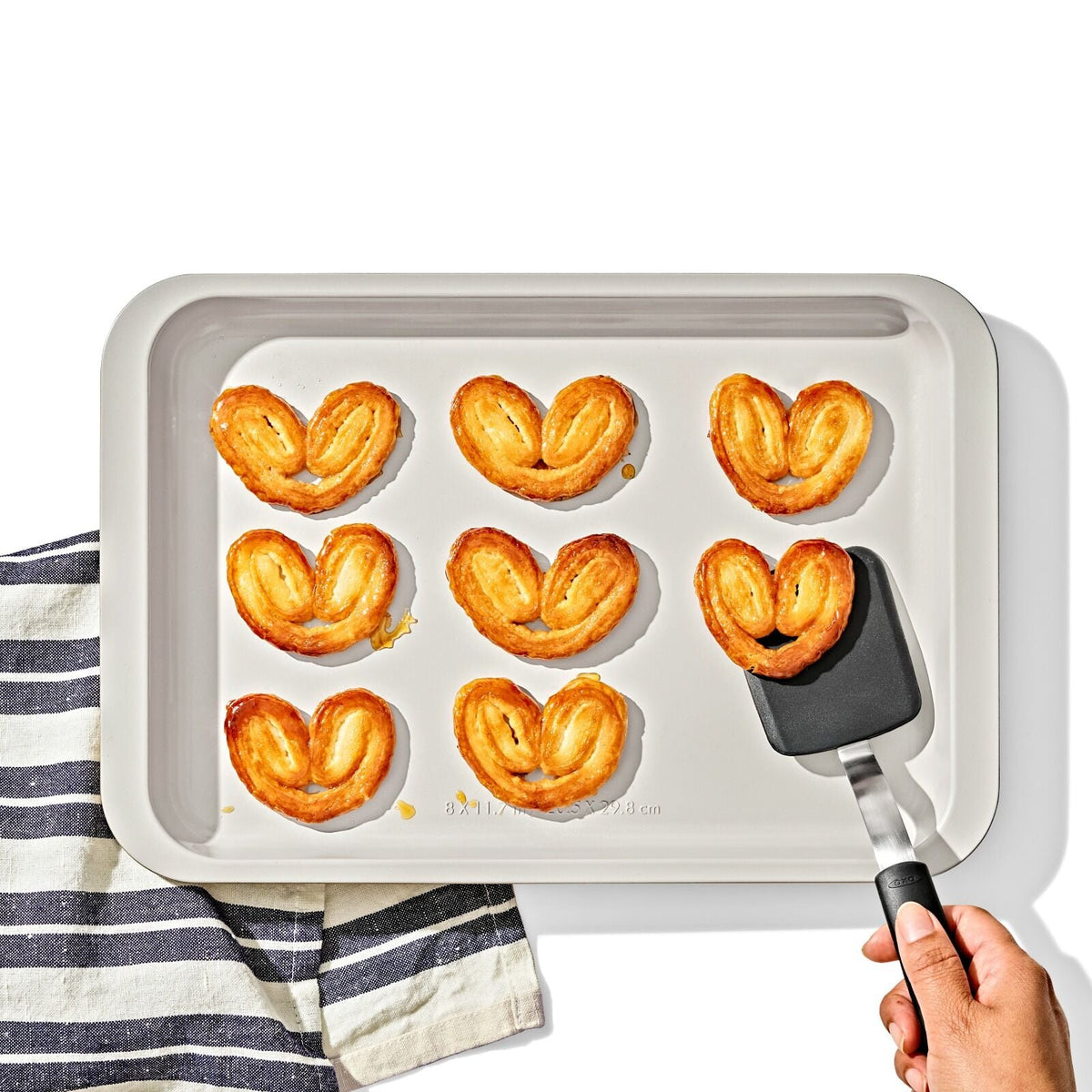 non-stick-pro-ceramic-coated-metal-bakeware-quarter-sheet-pan-storm-blue-k5 oxo_quarter-sheet-pan_pdp_03.jpg