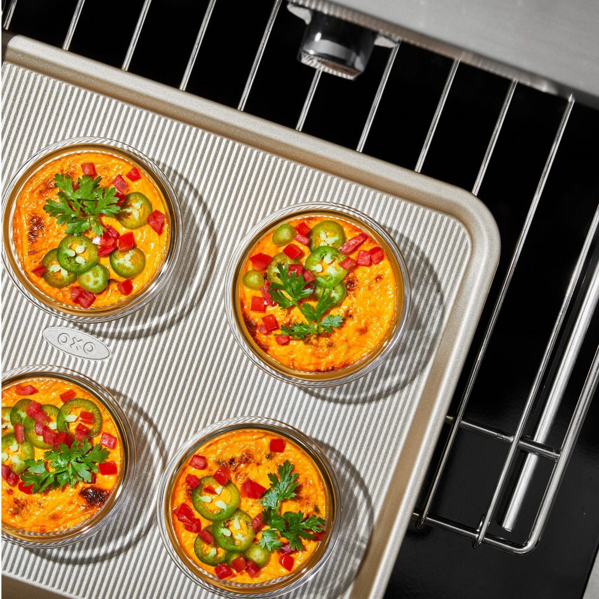 smart-seal-8-piece1-cup-glass-round-container-set-z0 oxo_smart_seal_containers-11382700_013.jpg