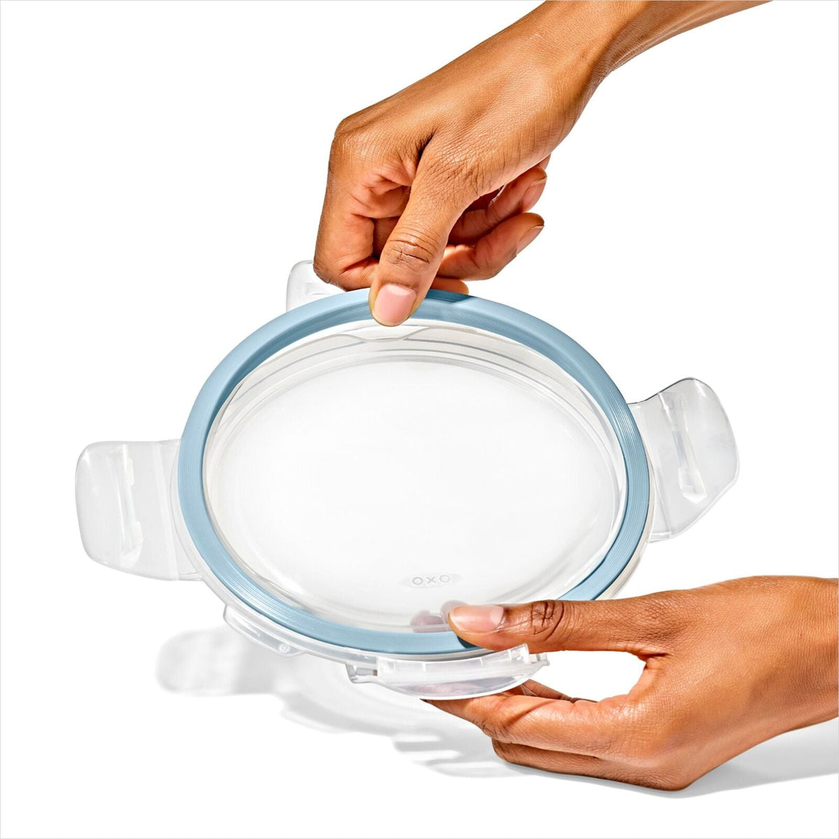 12-piece-smart-seal-glass-container-set-arctic-blue-s8 oxo_smartseal_round-glass-arctic_pdp_05_1.jpeg