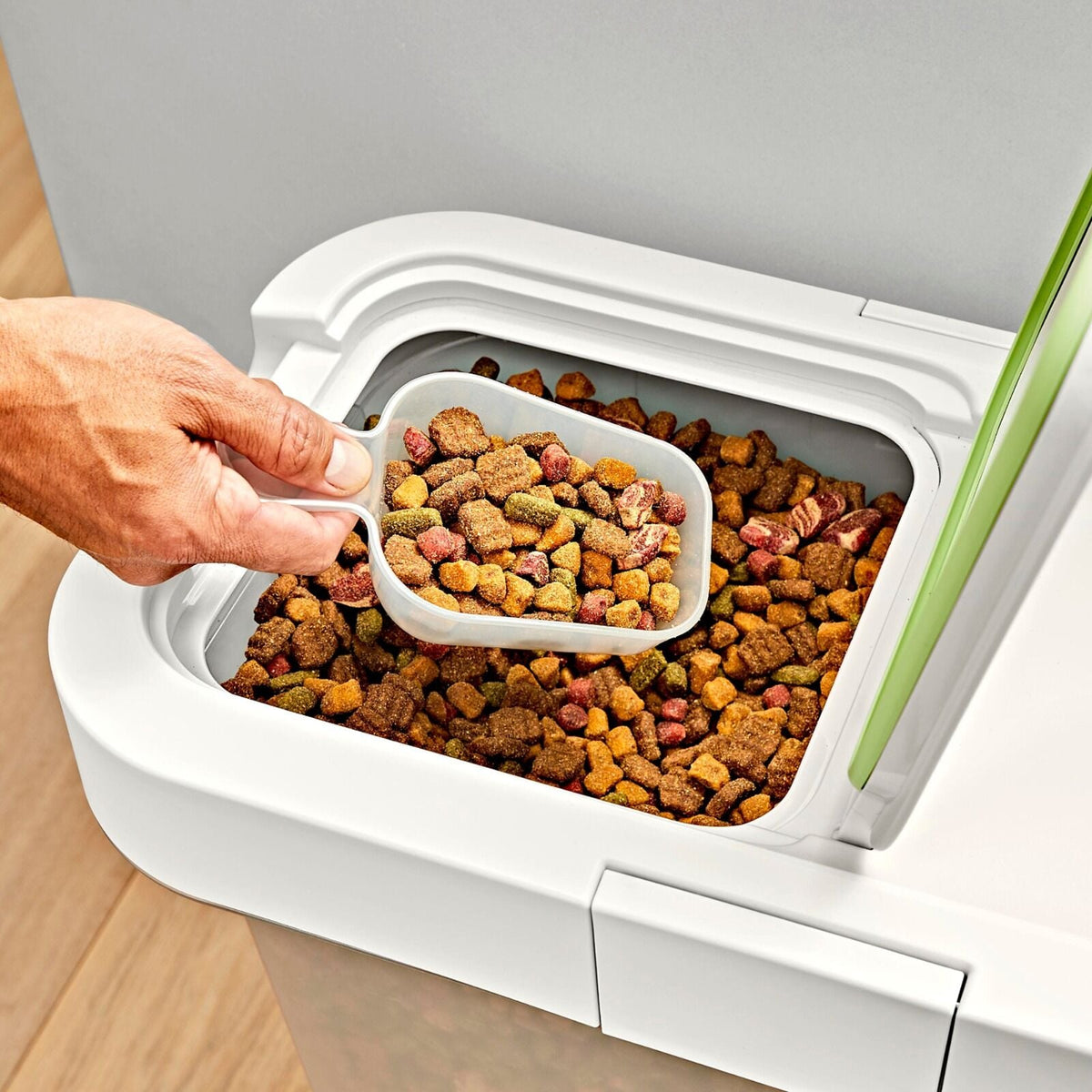 oxo-pet-airtight-food-container-with-scoop-large-z8 pet_7301500_airtight-food-container-large_pdp_04.jpeg