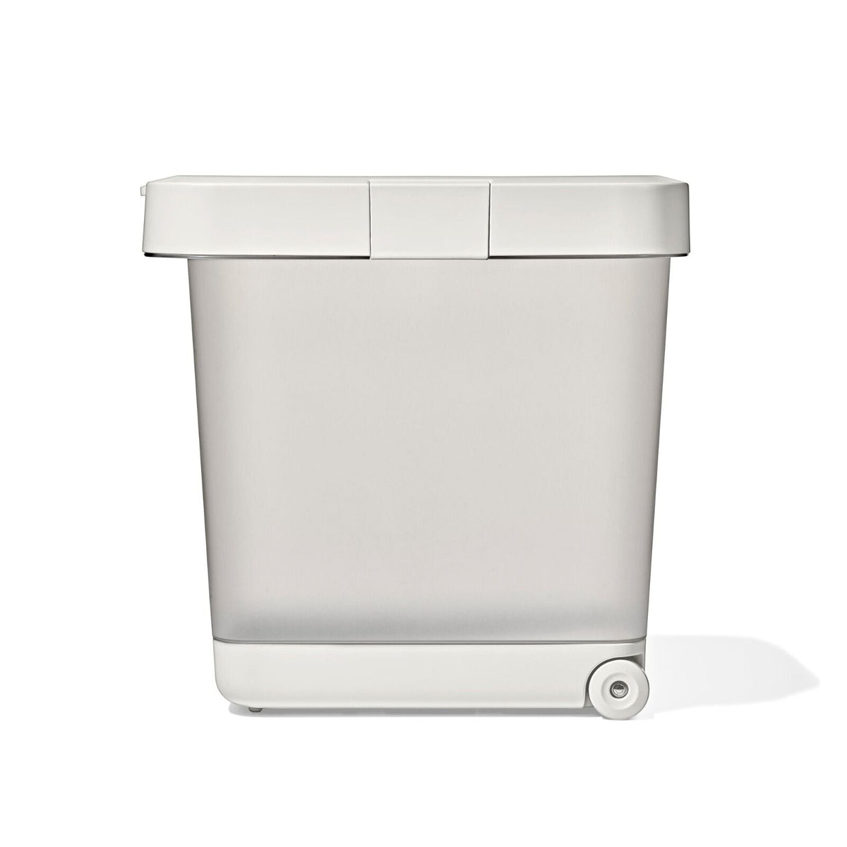 oxo-pet-airtight-food-container-with-scoop-large-z8 pet_7301500_airtight-food-container-large_pdp_07.jpeg