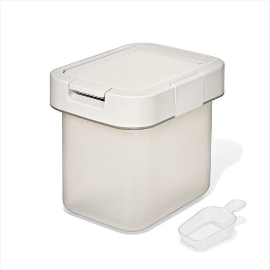 oxo-pet-airtight-food-container-with-scoop-small-u4 pet_7301700_airtight-food-container-small_apdp_00_main.jpg