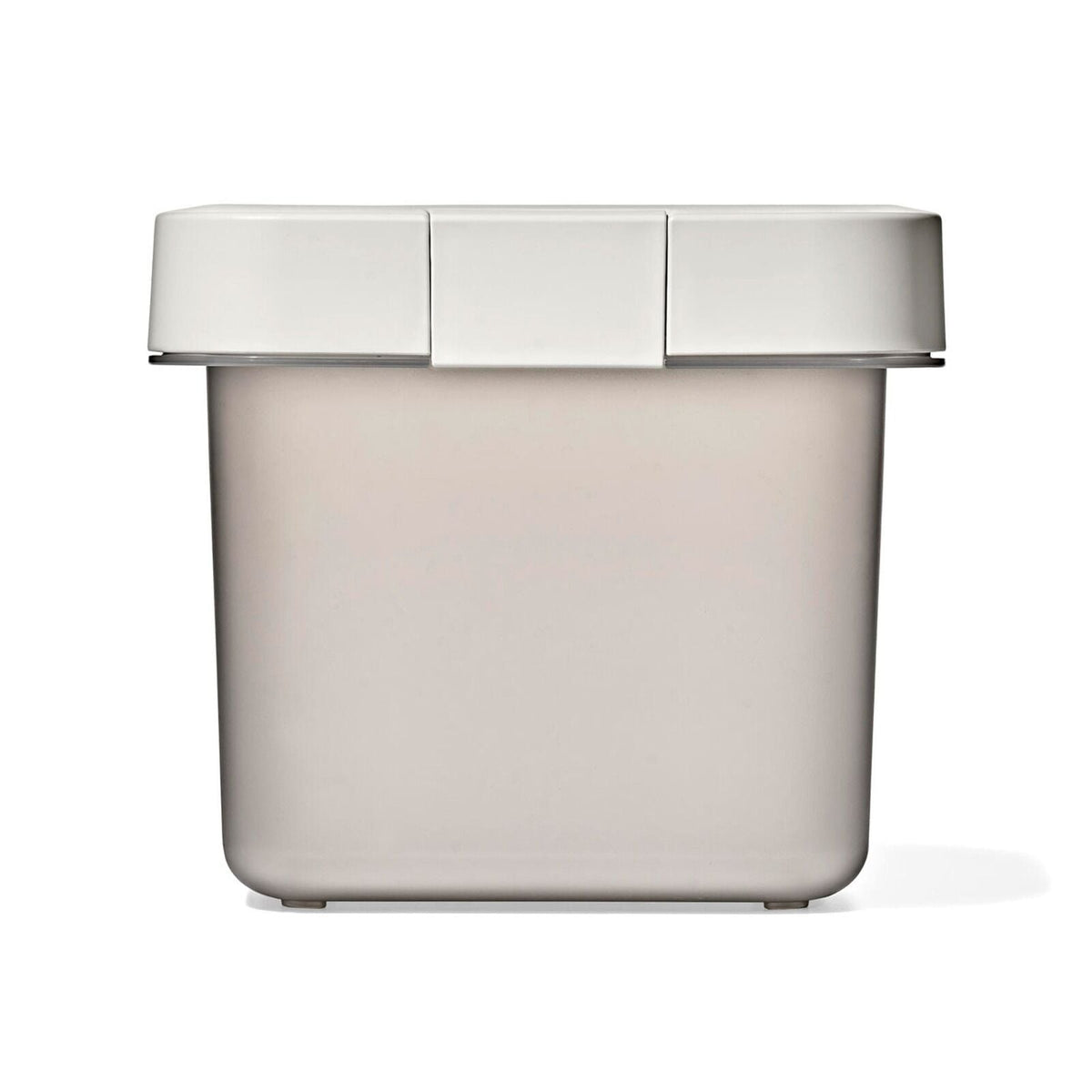 oxo-pet-airtight-food-container-with-scoop-small-u4 pet_7301700_airtight-food-container-small_pdp_03.jpg