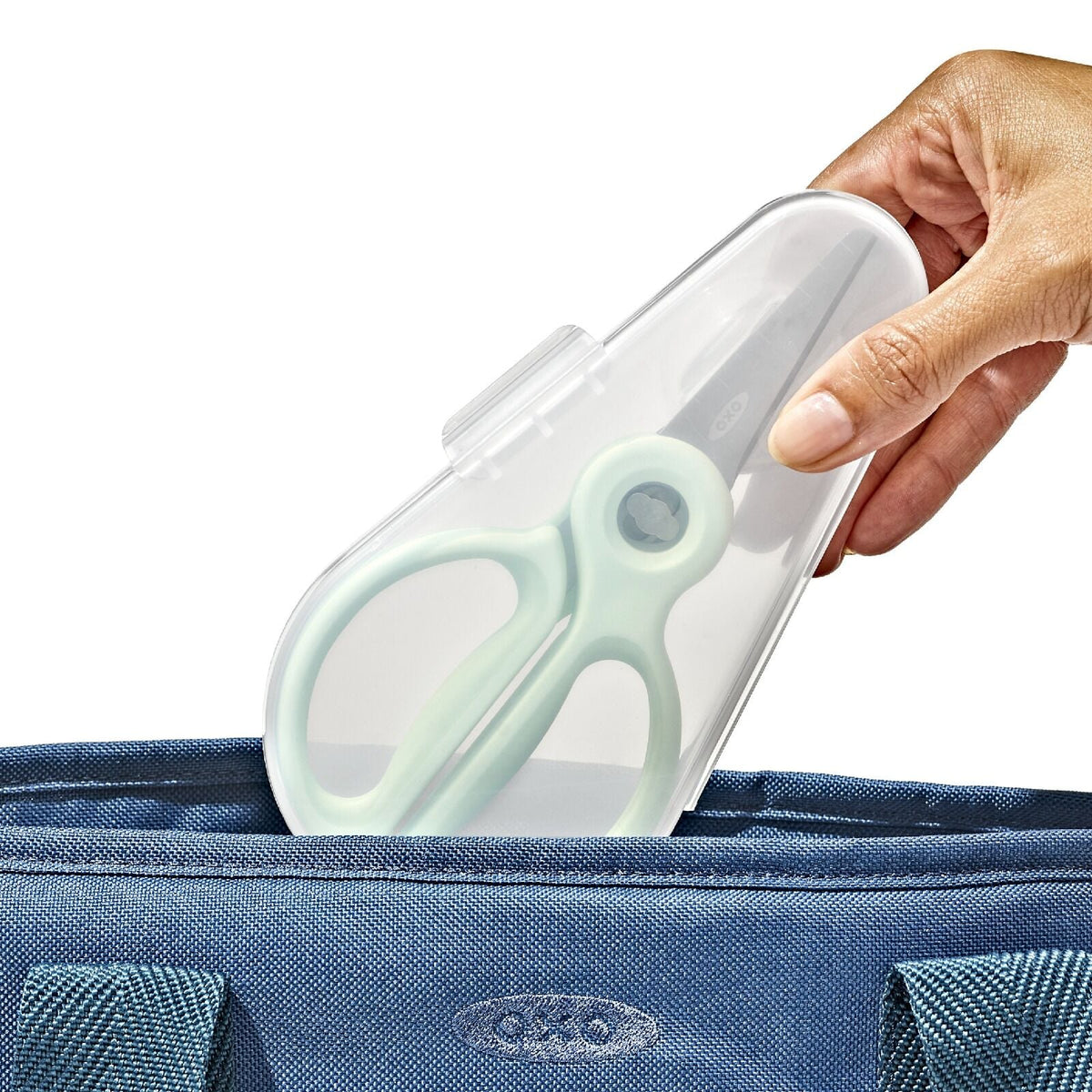 on-the-go-food-scissors-with-case-r4 tot_61176600_baby-food-scissors-opal_pdp_03.jpeg