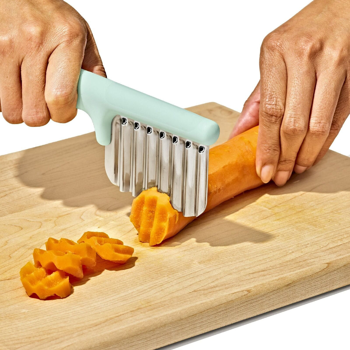 cut-and-prep-set-3-piece-m9 tot_61176700_baby-food-prep-set_pdp_02.jpeg