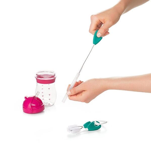 cleaning-set-for-straw-and-sippy-cups-l5 tot_62123100_4d.jpg