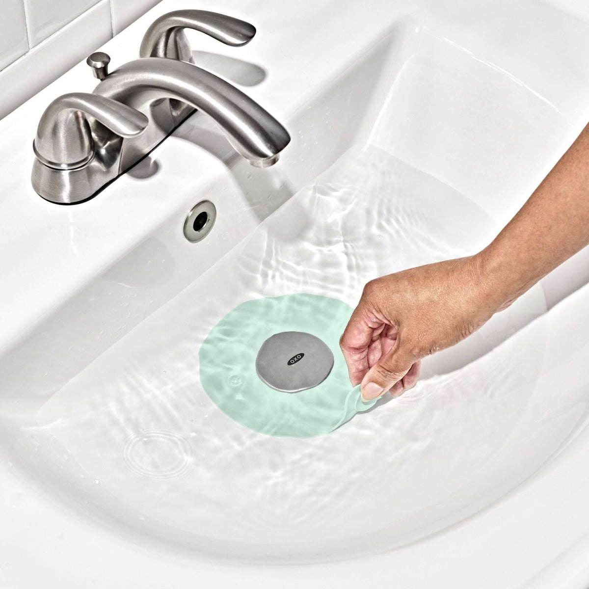 tub-stopper-opal-p0 tot_tub-stopper-opal_pdp_03_1.jpeg